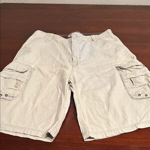 Arizona Jean Company Cream Cargo Shorts Relaxed Fit